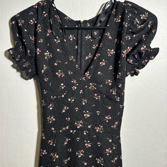 Forever 21 Dresses & Skirts - Floral Dress Mini Forever 21